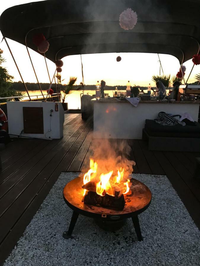 Hausboot Deluxe Hotel Berlin Exterior photo